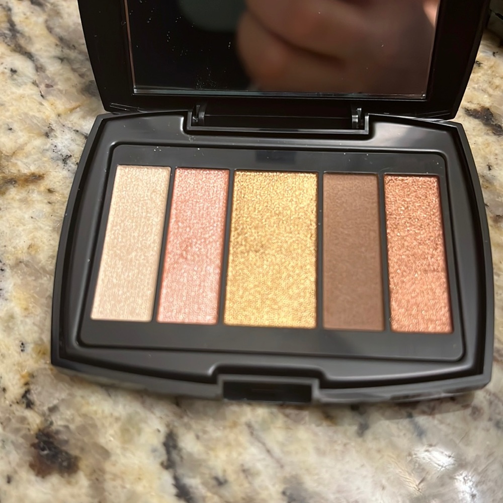 Lancôme color design palette. Summer chic eye shadow. Gold shimmer pink browns